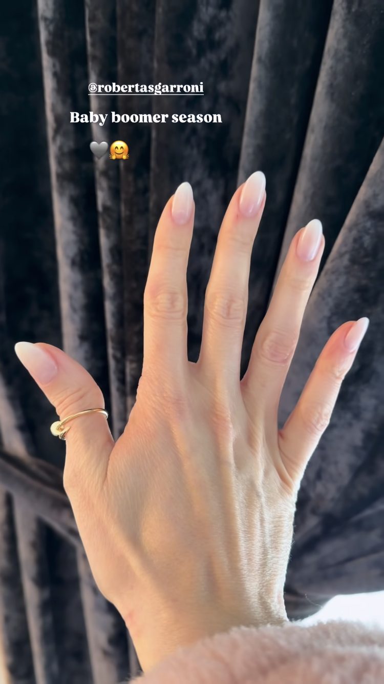La nuova manicure di Ilary Blasi