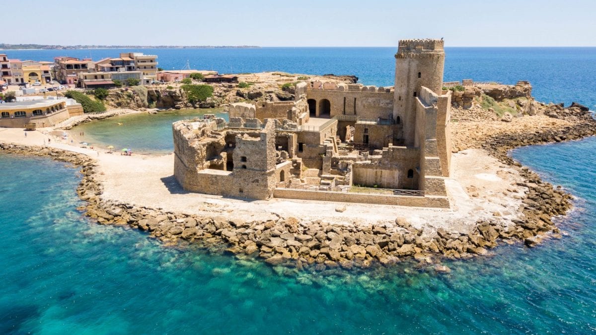Isola di Capo Rizzuto e il castello d’Aragona