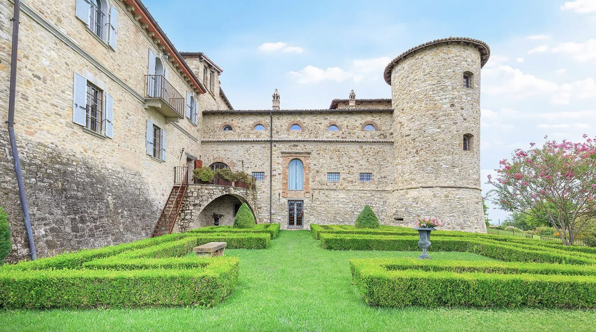 Lionard Luxury Estate