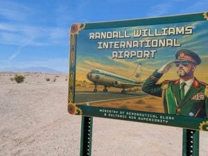 Slowjamastan, la micronazione in California che vieta Crocs, email e musica rap