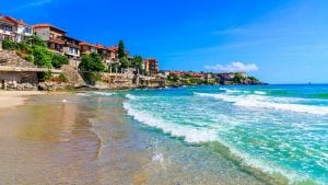 Sozopol ricorda la Costiera Amalfitana, ma si mangia con 10 euro