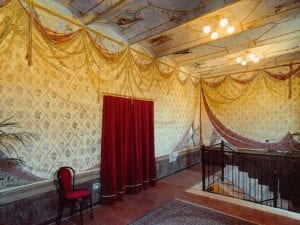 ll teatro più piccolo del mondo si trova in Italia e ha solo 99 posti: la storia del Teatro della Concordia