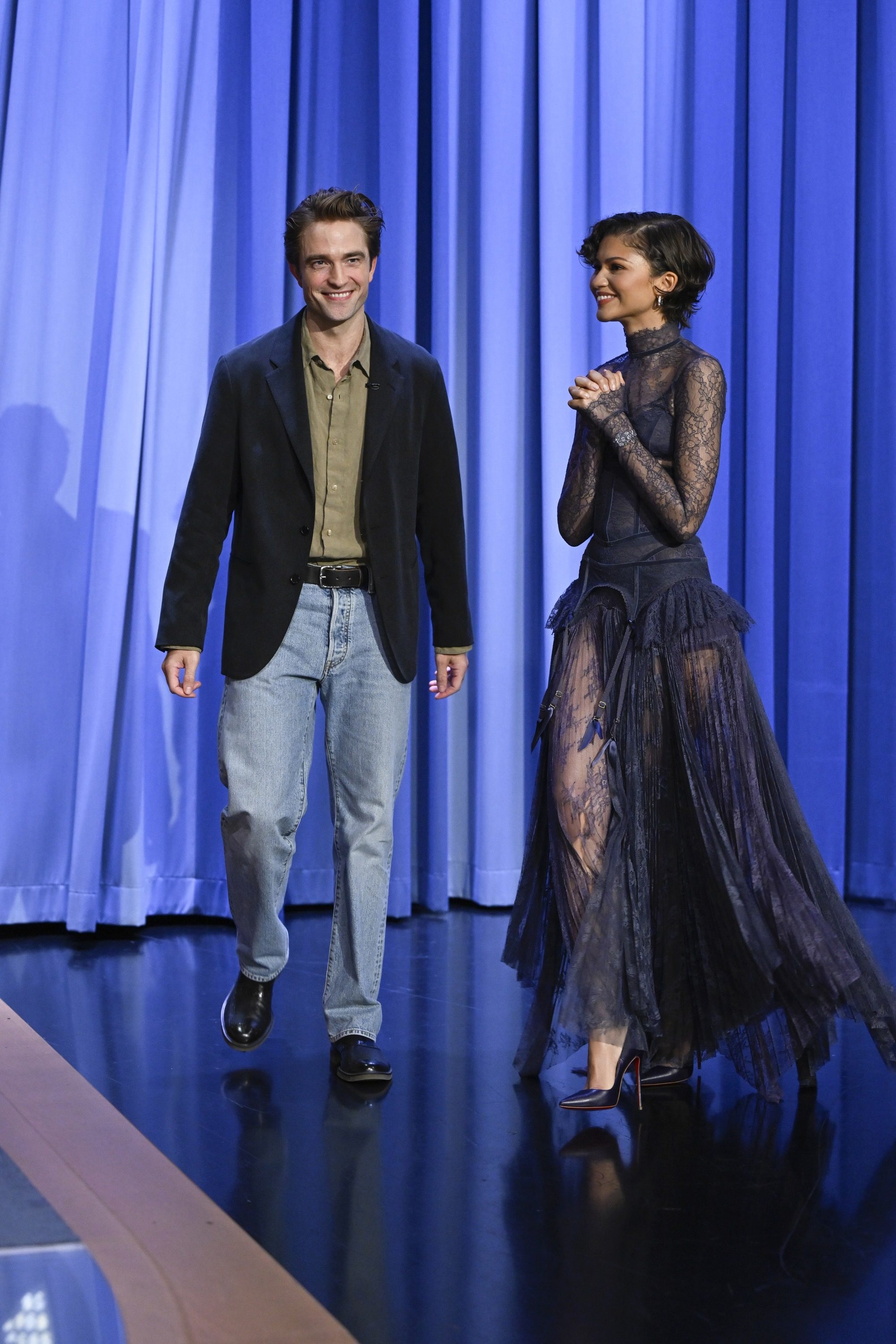 Zendaya con abito in pizzo Zimmermann al Tonight Show di Jimmy Fallon