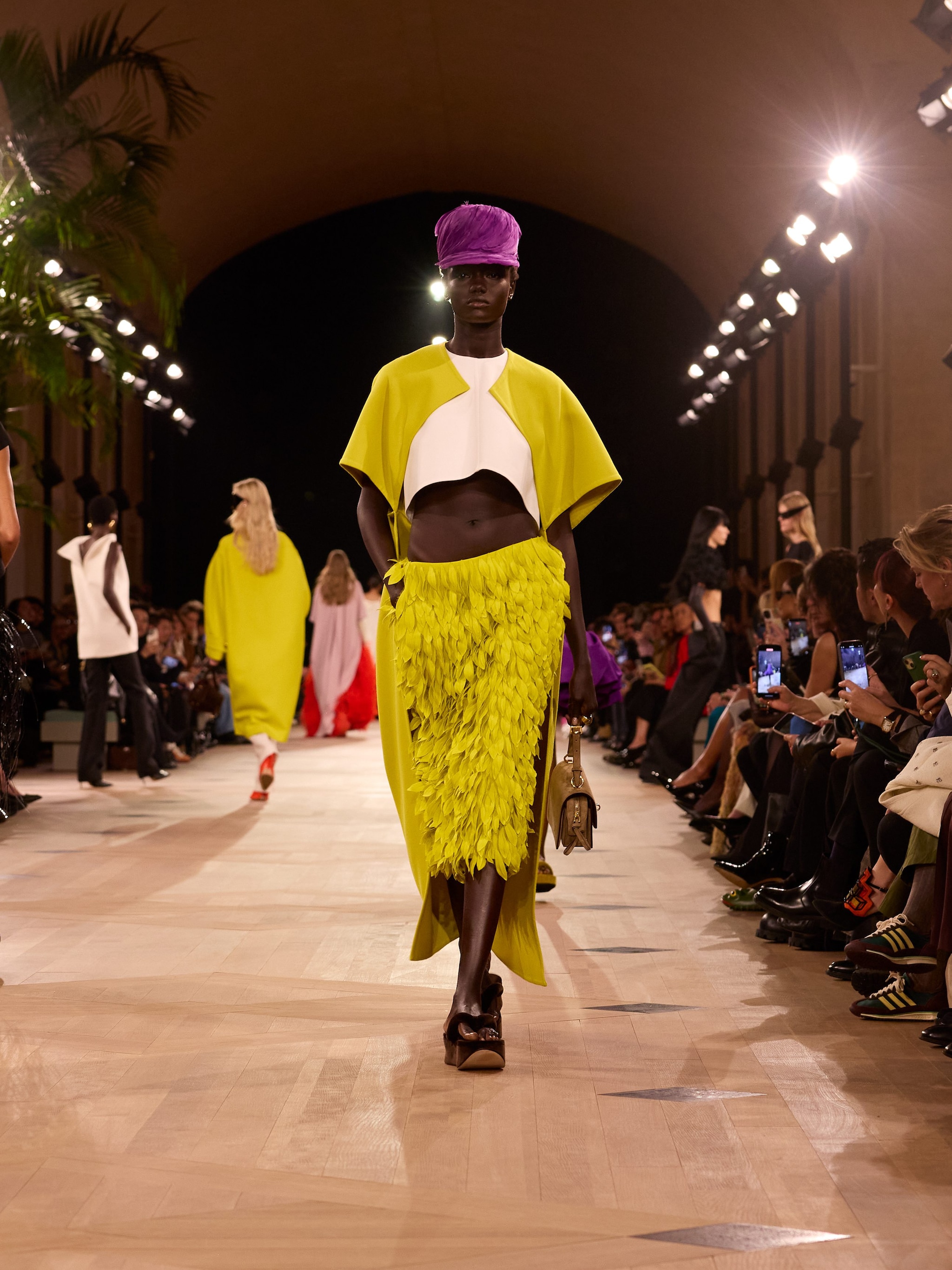 Un look dalla sfilata Primavera/Estate 2026 di Balenciaga