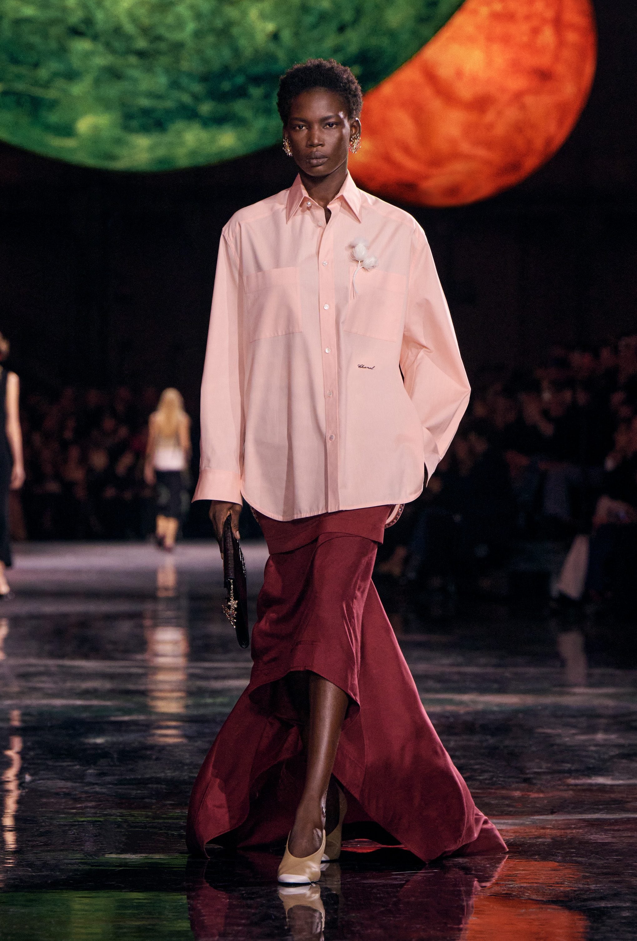 Un look dalla sfilata Primavera/Estate 2026 di Chanel