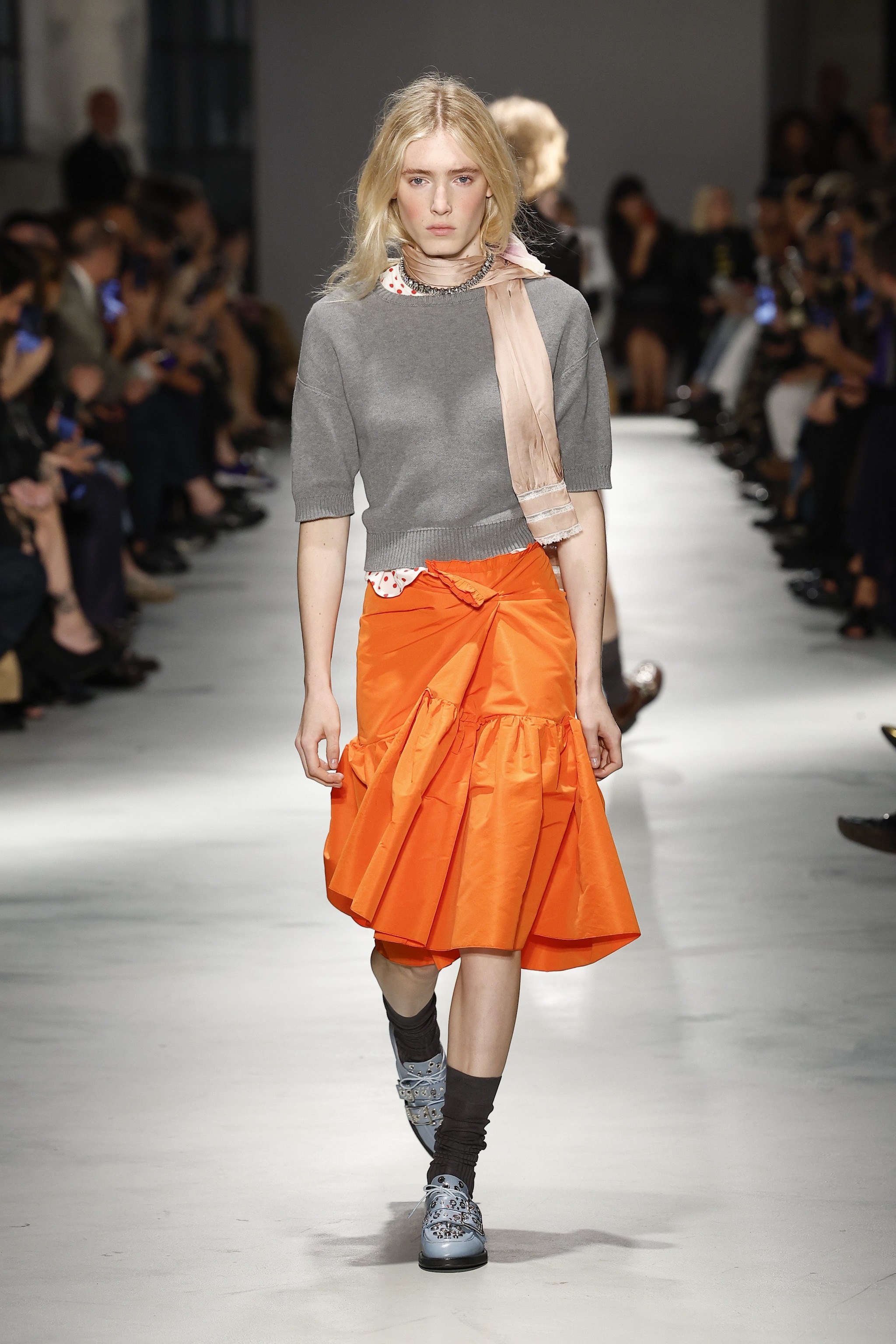 Un look dalla sfilata Primavera/Estate 2026 di Tory Burch