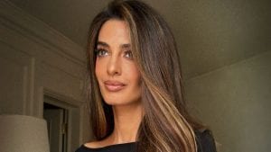 I capelli "da pantera" di Amal Clooney sono il must da imitare nella primavera 2026