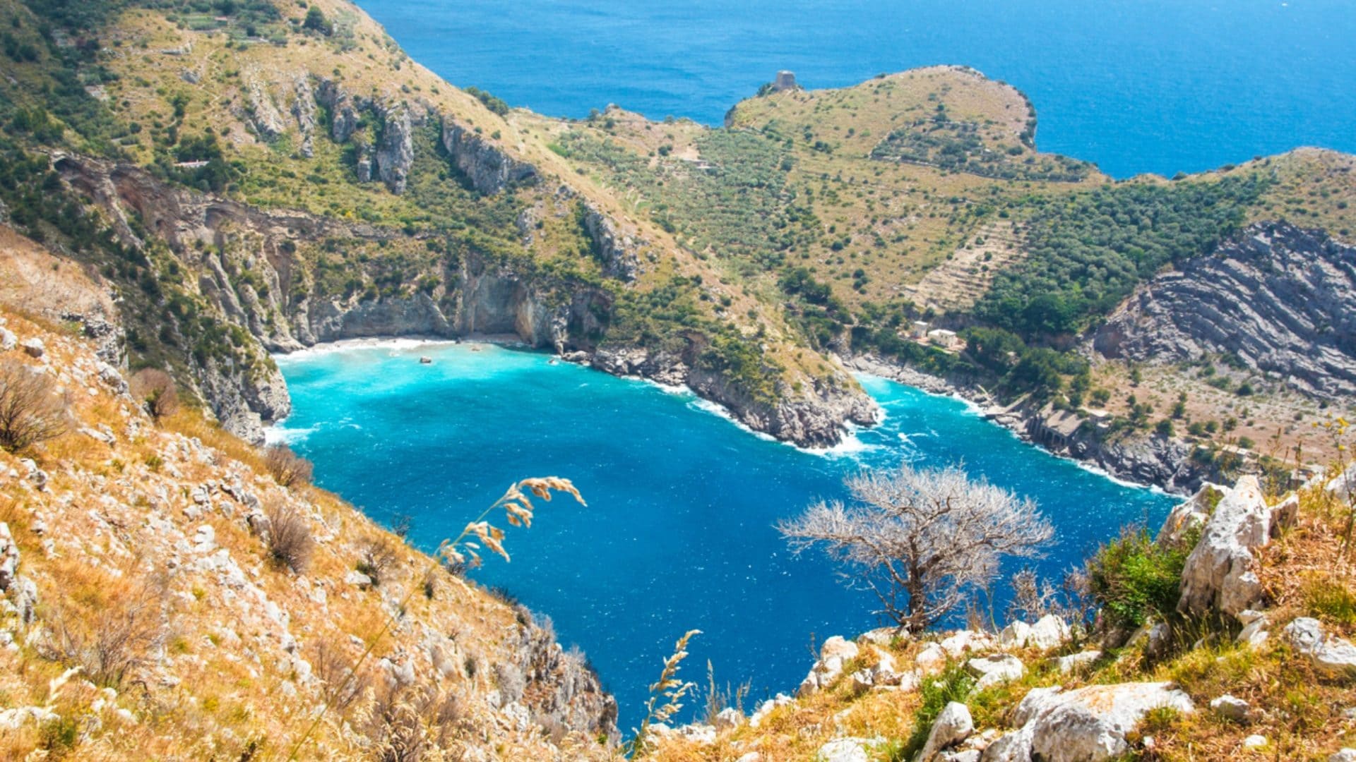 Divieto di balneazione e navigazione alla Baia di Ieranto: le zone interdette e quelle accessibili