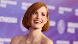 Jessica Chastain stupisce col caschetto: per la prima volta cambia look e dice addio ai capelli lunghi