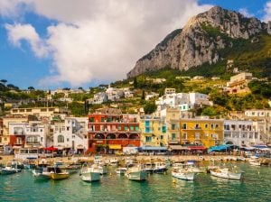 A Capri multe per i commercianti che assillano i turisti per vendere
