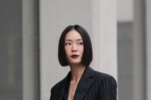 Caschetto Giapponese: il bob dritto e ordinato è il taglio trend della Primavera 2026