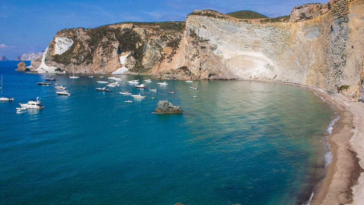 Chiaia di Luna nell’isola di Ponza