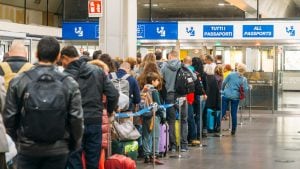 Viaggi in Italia, quando a un turista può essere negato l'ingresso: dai discorsi d'odio ai problemi burocratici