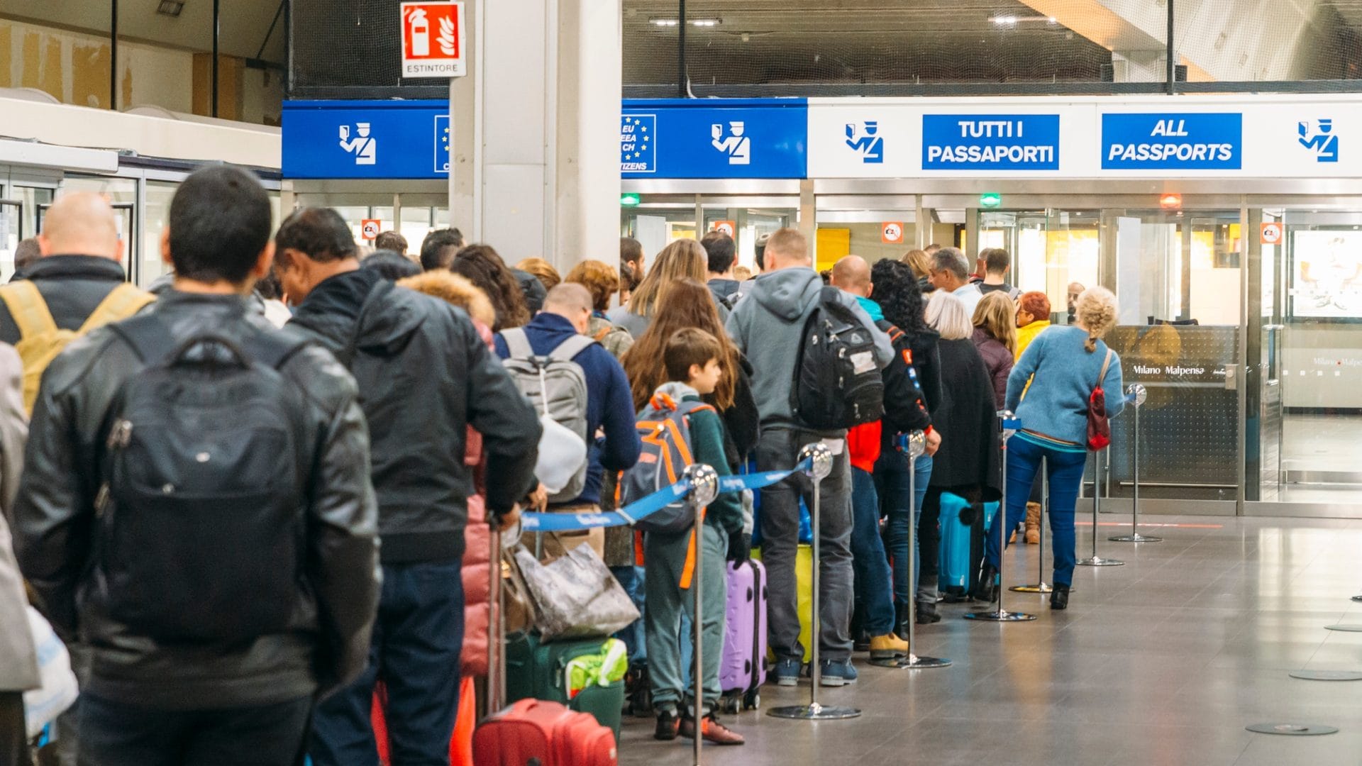 Viaggi in Italia, quando a un turista può essere negato l'ingresso: dai discorsi d'odio ai problemi burocratici