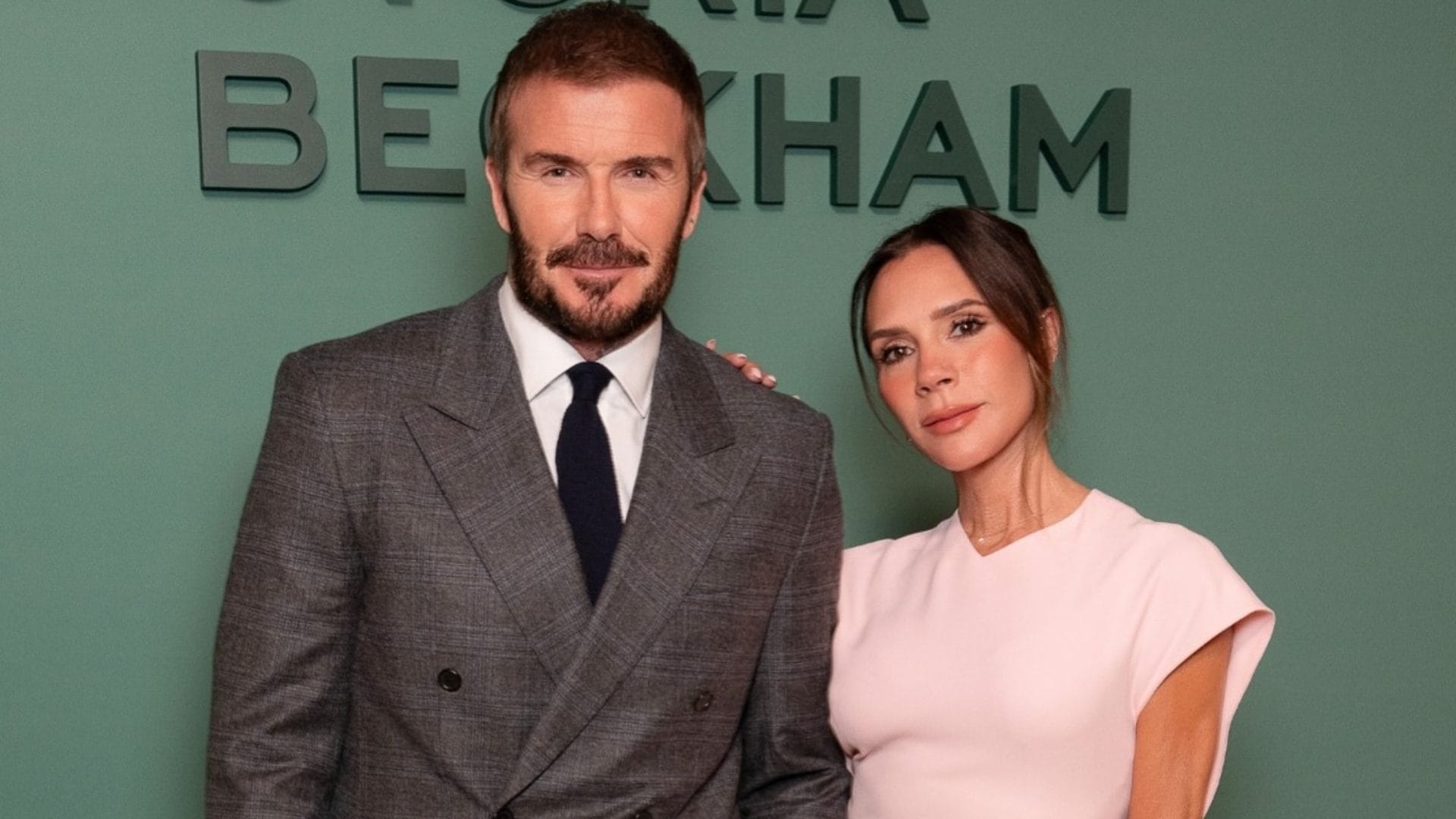 David e Victoria Beckham vogliono luci scenografiche nella casa di campagna: il vicinato è in rivolta