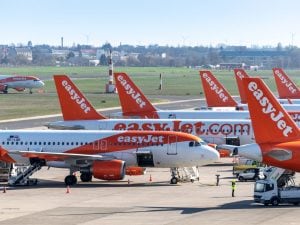 Perché il nuovo sistema di controlli dei passaporti sta mandando in tilt gli aeroporti e come funziona