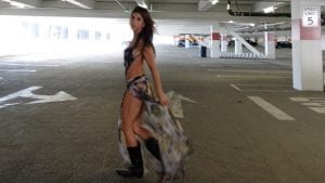 Stivali in primavera, il trend dall'animo rock lanciato da Elisabetta Canalis