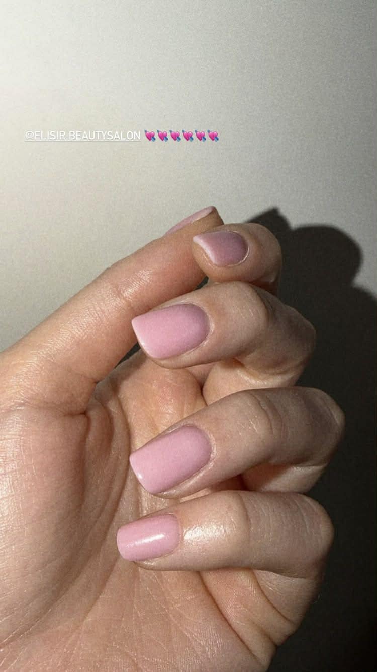 La nuova manicure di Chanel Totti