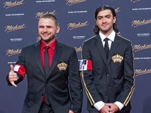 Prince e Bigi alla premier del film su Michael Jackson: i due figli omaggiano il Re del Pop coi look