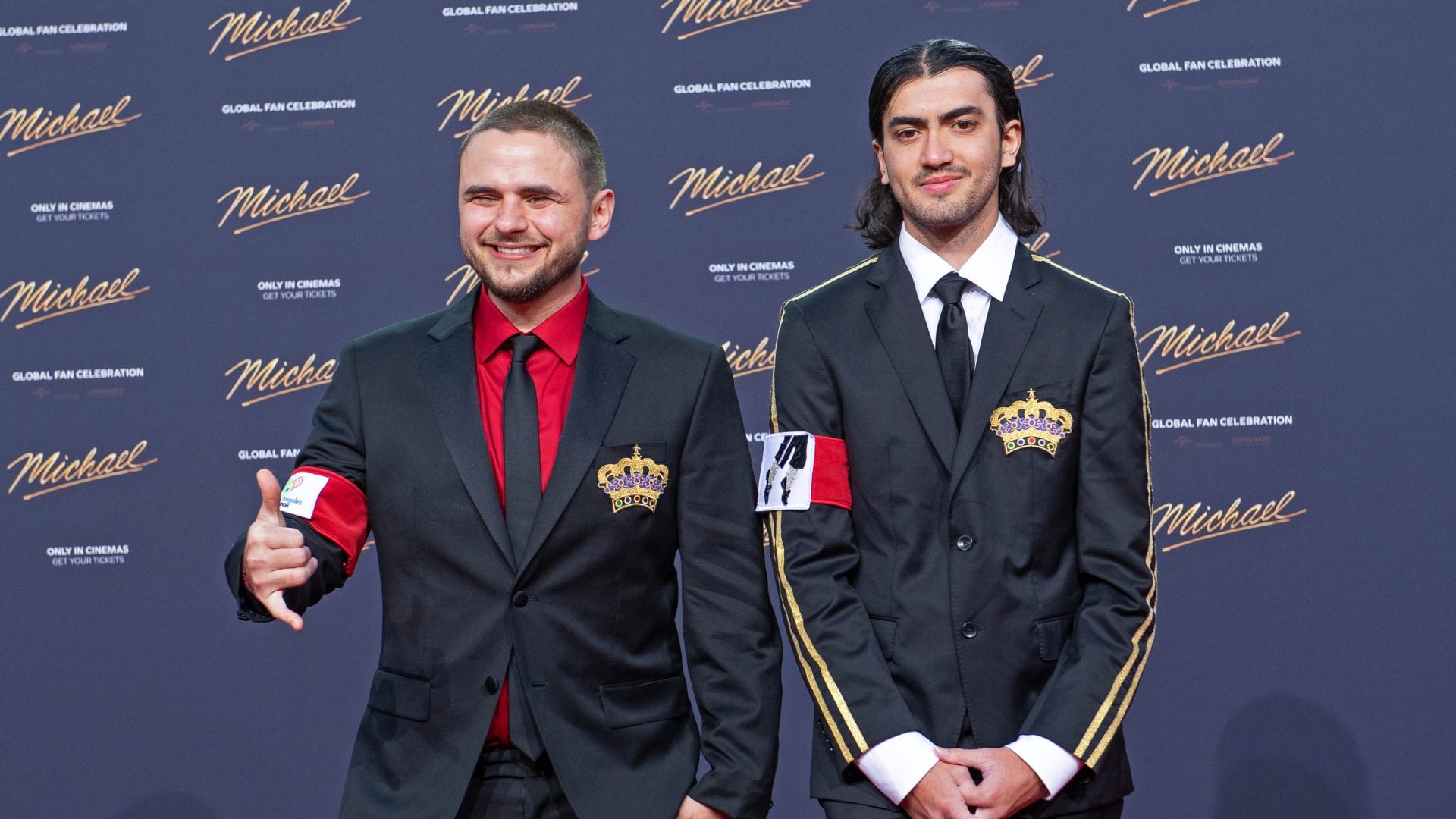 Prince e Bigi alla premiere del film su Michael Jackson: i due figli omaggiano il Re del Pop coi look