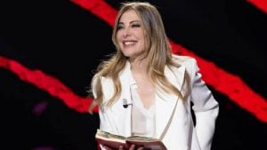 Chi veste Francesca Fagnani a Belve: il look bianco della seconda puntata