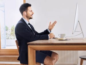 Dipendenti pubblici per la prima volta in shorts, così il Giappone combatte il caro energia negli uffici