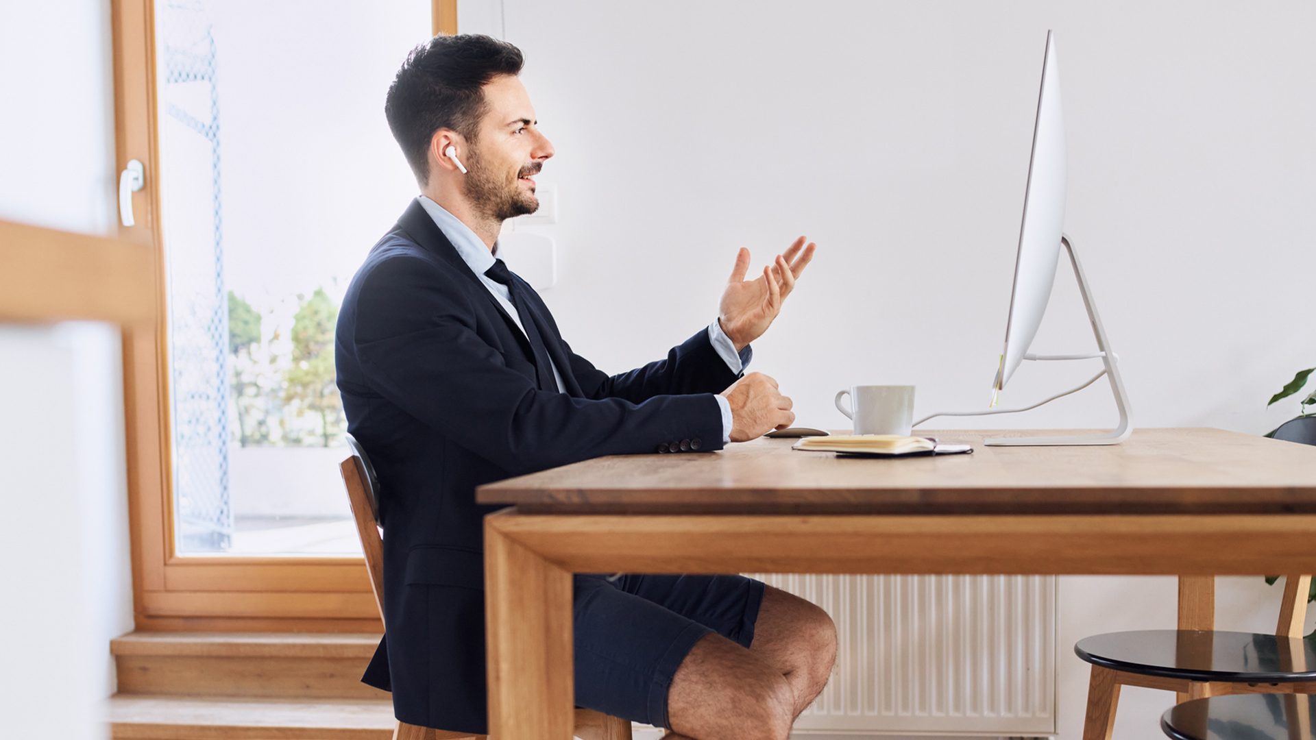 Dipendenti pubblici per la prima volta in shorts, così il Giappone combatte il caro energia negli uffici