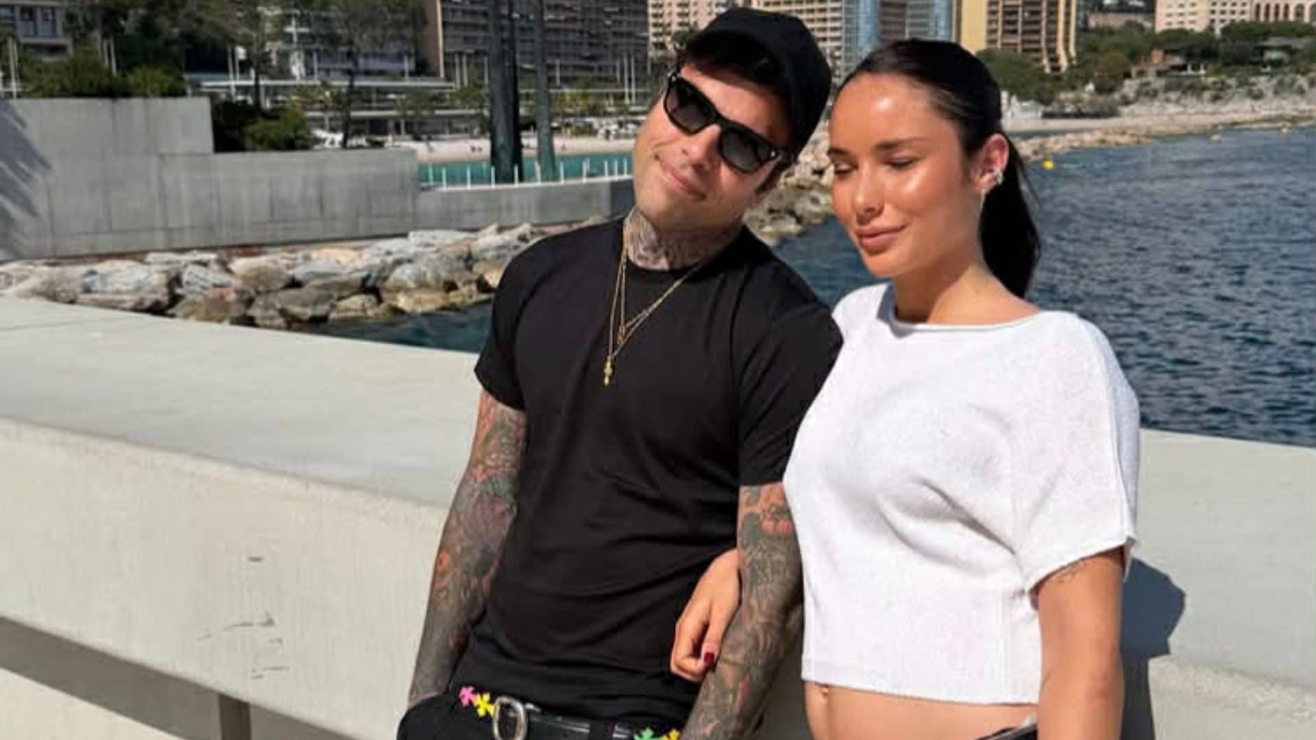 Fedez e Giulia Honogger, la prima foto “di famiglia” è con gli accessori griffati