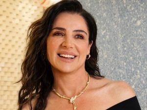 Luisa Ranieri è icona di eleganza con la collana serpente da quasi 100mila euro