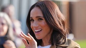 Perché Meghan Markle in Australia ha indossato la t-shirt dedicata alle mamme