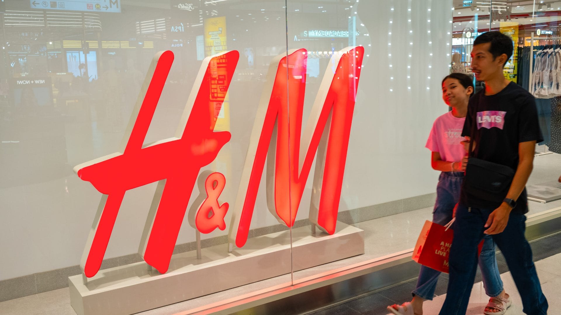 H&M chiude 160 negozi nel 2026: il 10 maggio abbassa la serranda lo store di Roma Tuscolana