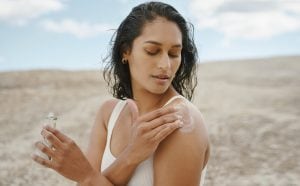 Paradosso delle creme solari, l'oncologo Ascierto “Ci sentiamo protetti ma fanno abbassare la guardia”