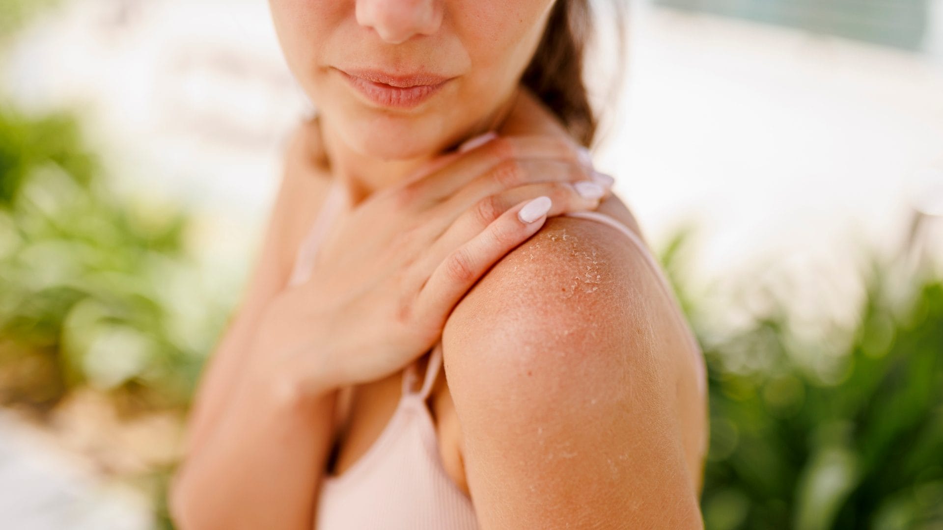 Dermatite atopica e psoriasi peggiorano in primavera, il medico Mercuri: "Lavarsi troppo aumenta l'irritazione"