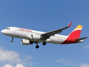 Iberia sospende i voli diretti per Cuba: la compagnia aerea riaprirà la rotta a novembre