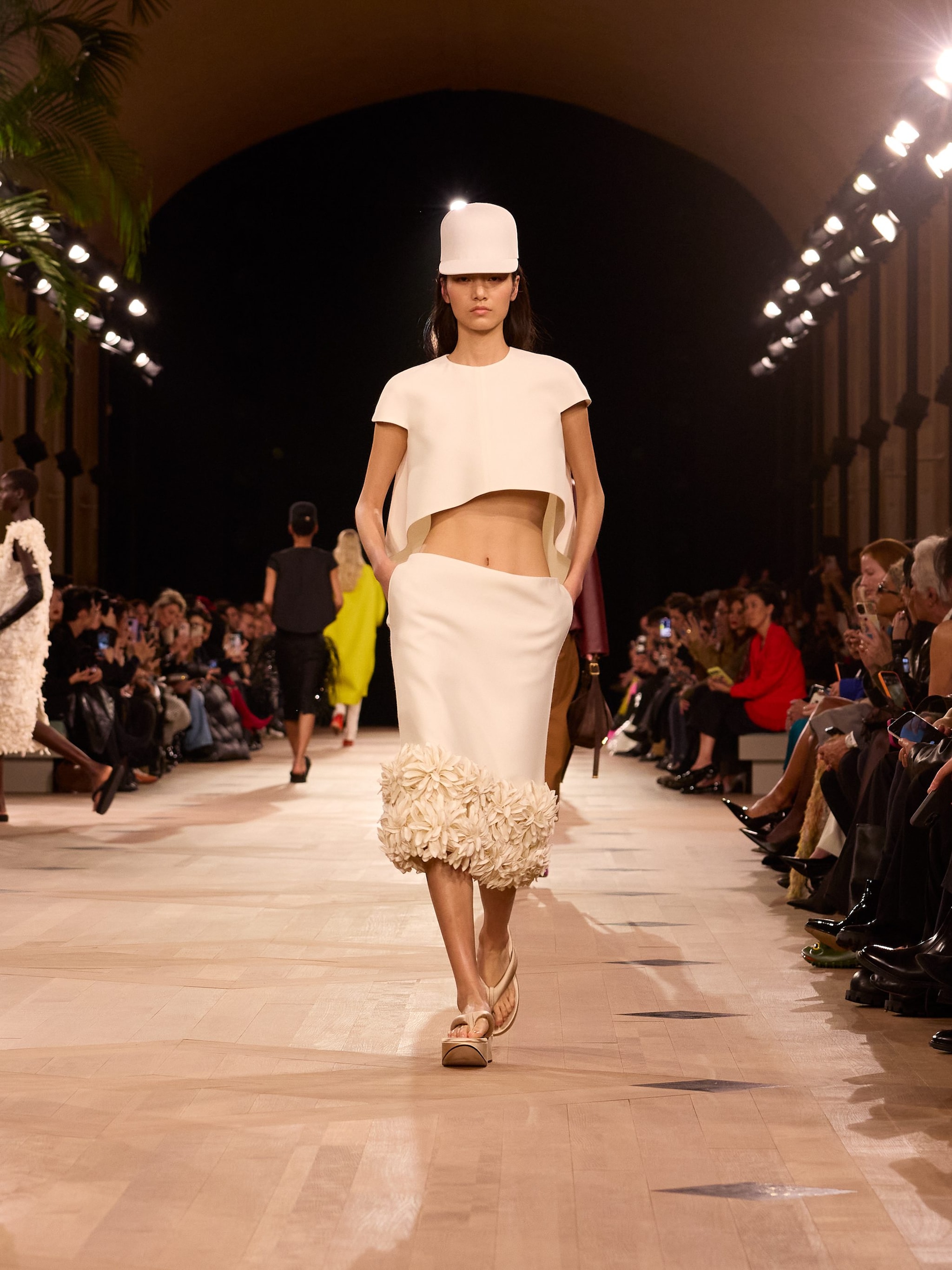 Un look dalla passerella Primavera/Estate 2026 di Balenciaga