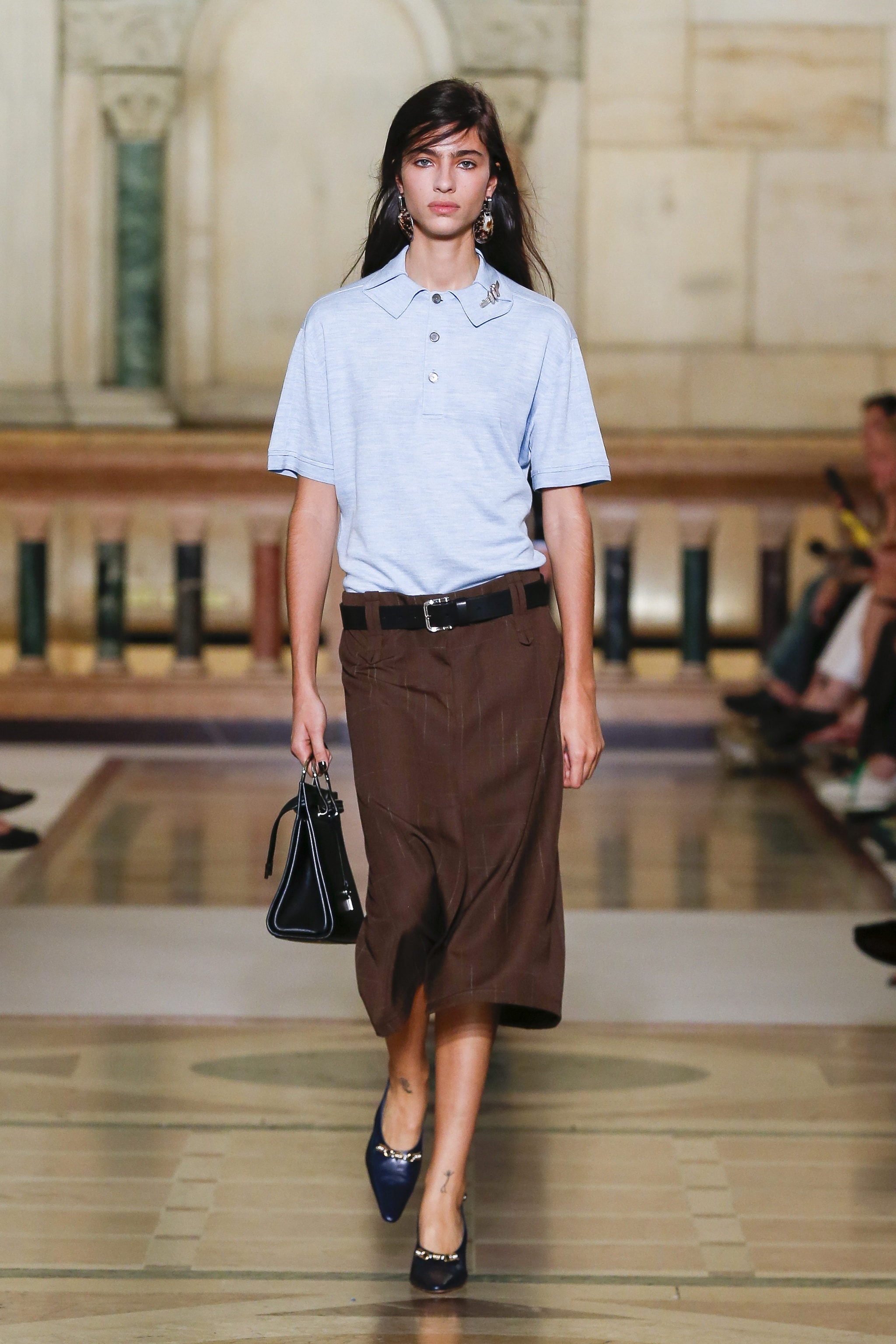 Un look dalla passerella Primavera/Estate 2026 di Tory Burch