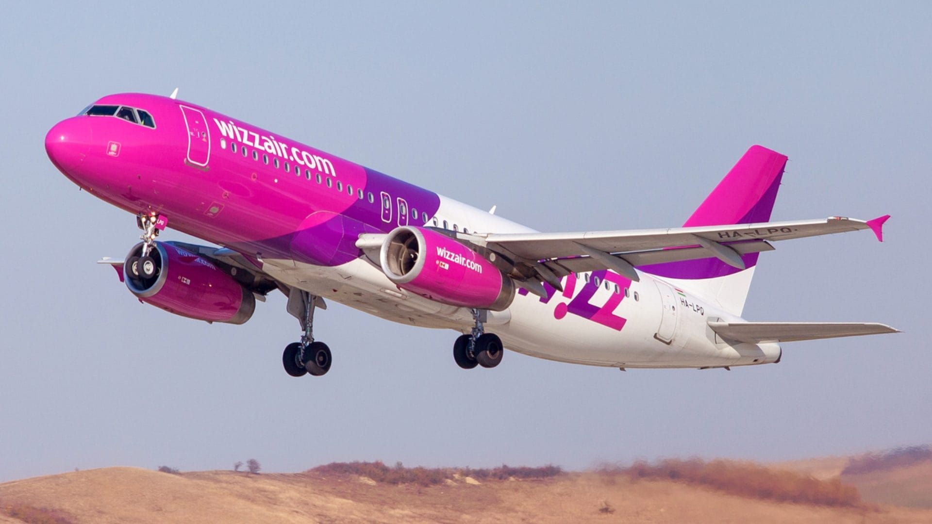 Voli estate 2026 cancellati, il communication manager di Wizz Air: "Abbiamo carburante sufficiente fino a marzo 2027"