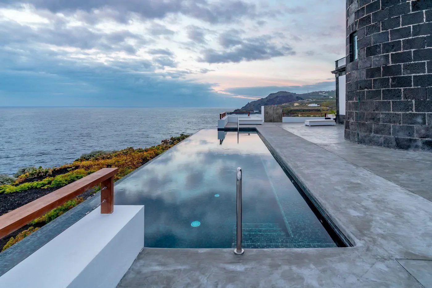 La piscina a sfioro