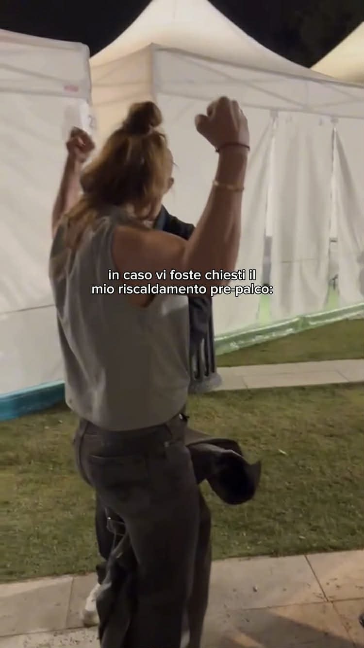 L’allenamento pre–palco di Emma Marrone