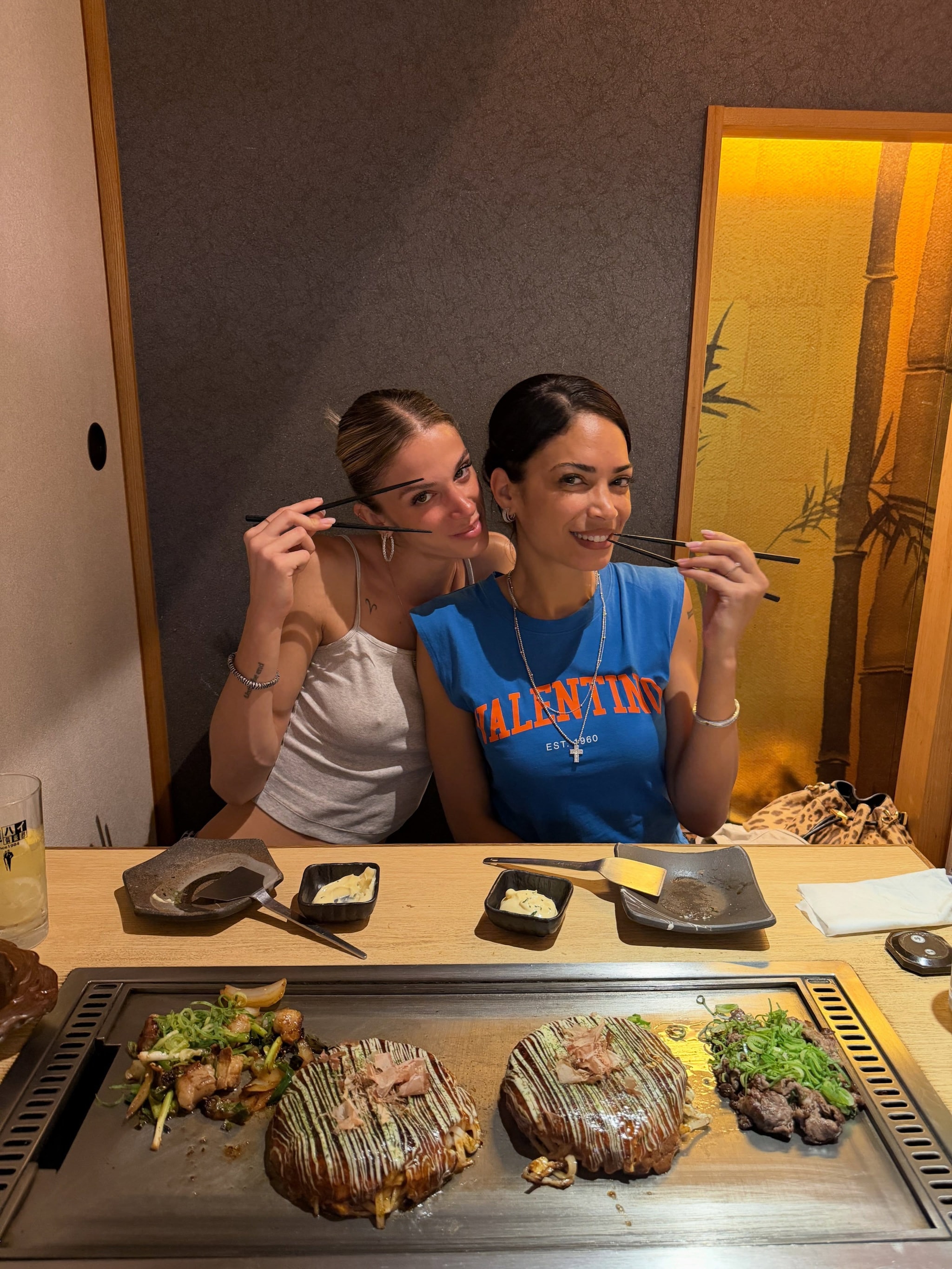 Cena a base di okonomiyaki