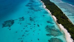 L'isola di Alimathà alle Maldive, dove si trovano e come sono fatte le grotte dell'Atollo di Vaavu