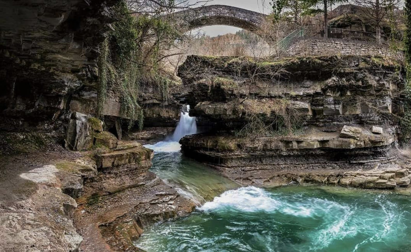 Cascata della Grotta Urlante, foto di Enrico Nati (parcoforestecasentinesi.it)