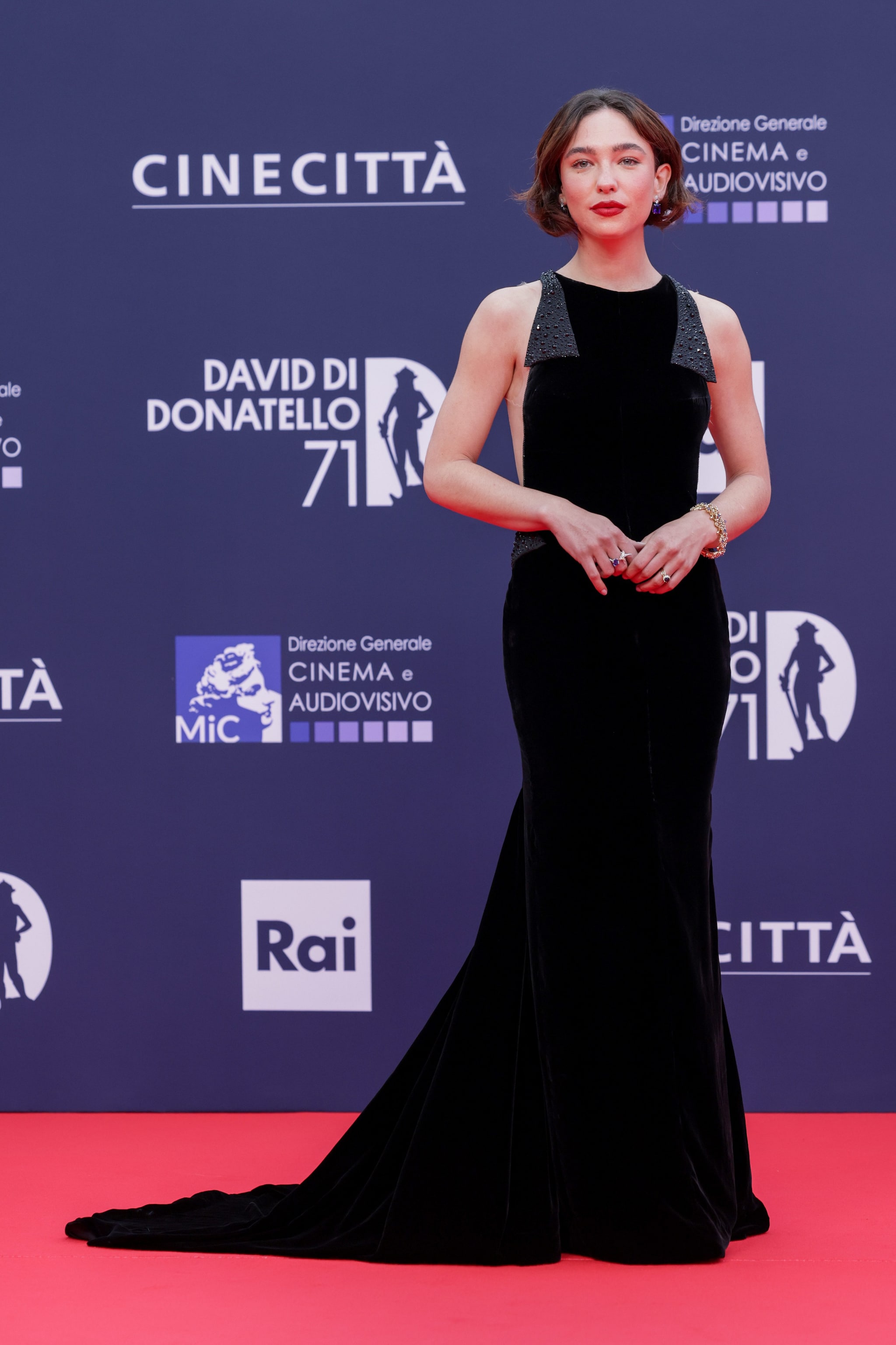 Matilda De Angelis in Armani Privé, gioielli Tiffany&Co.
