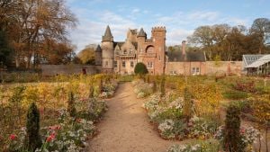 Il Giardino dell'anno è Hospitalfield, un laboratorio d'arte con prati fioriti e alberi secolari