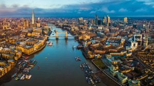 A Londra si può fare il bagno nel Tamigi, apre il primo sito di balneazione ed è gratis