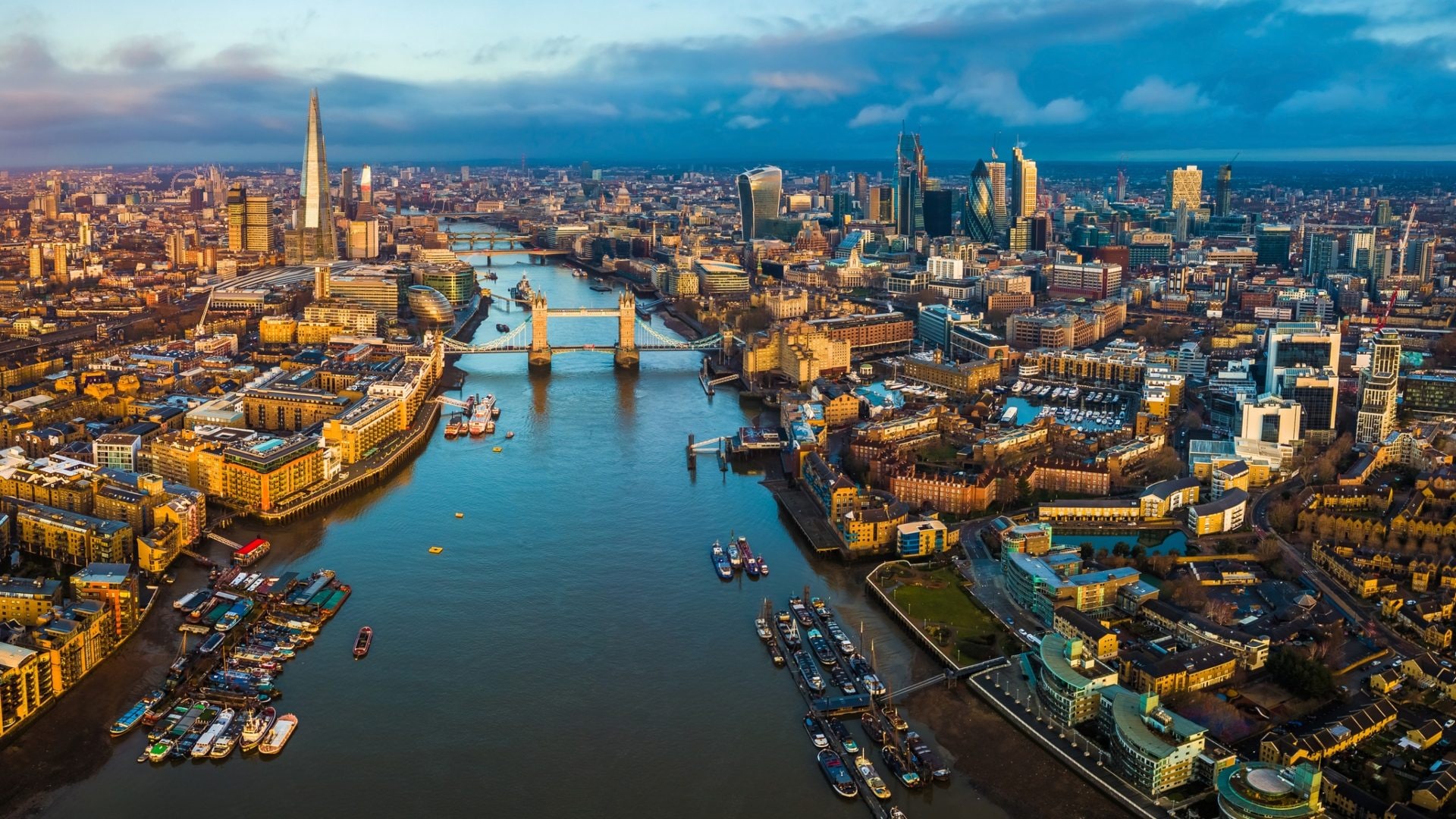 A Londra si può fare il bagno nel Tamigi, dopo 6 anni di lavori apre il primo sito di balneazione ed è gratis