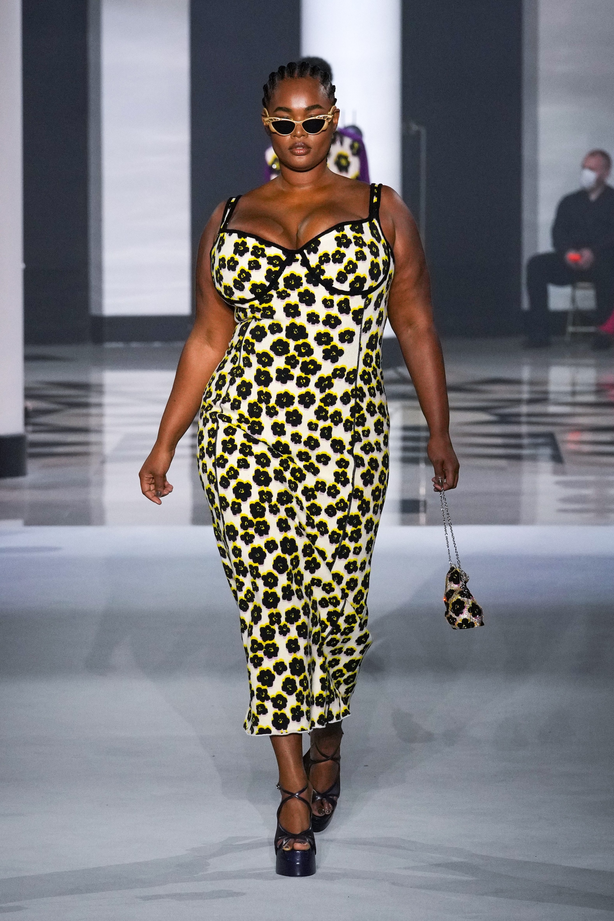Precious Lee sfila per Lanvin