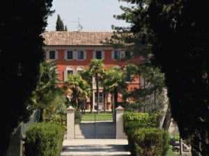 Dove ha alloggiato Kate Middleton in Italia: l’hotel di lusso dove una camera costa più di 1000 euro a notte
