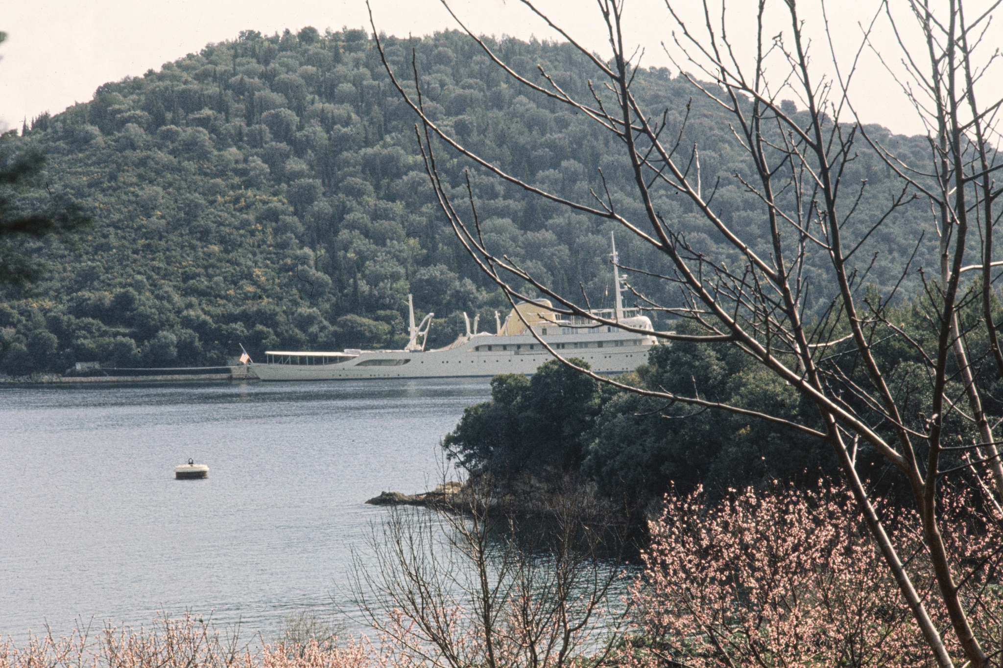 Scorcio dell’isola di Onassis e Jackie Kennedy