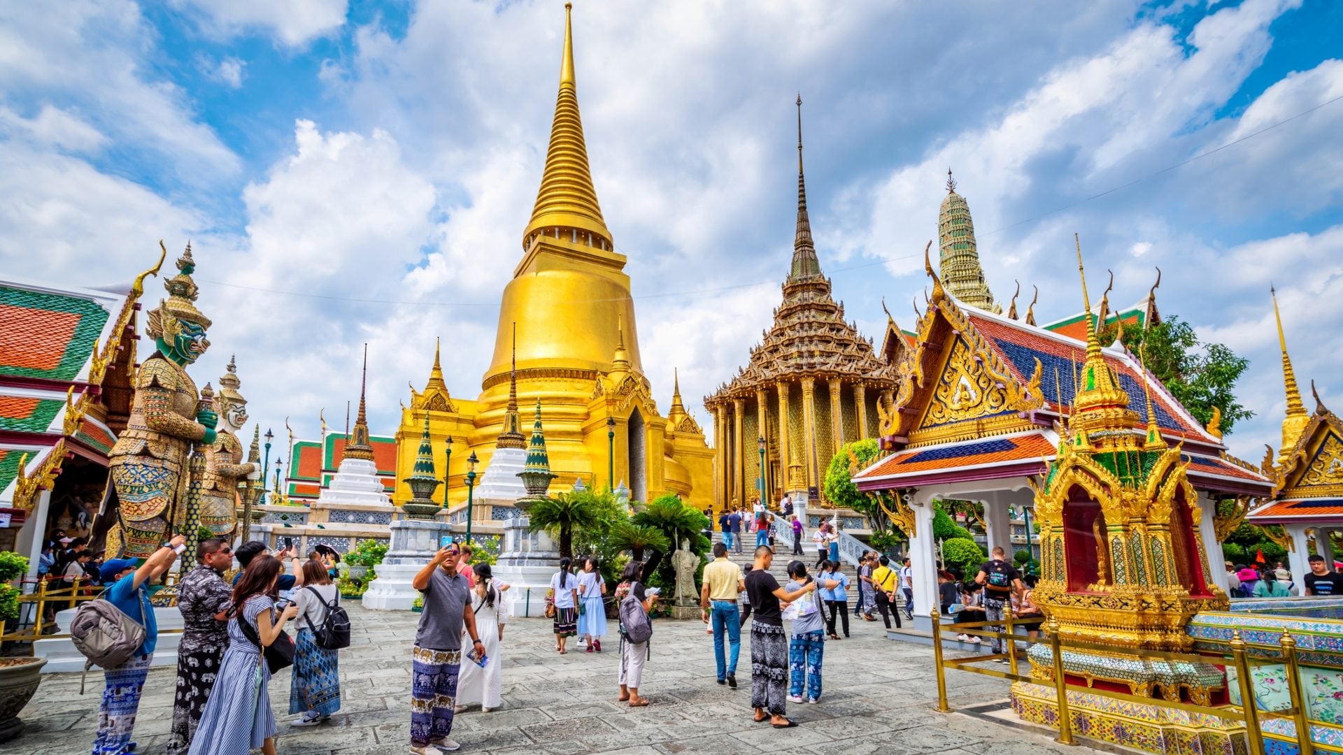 Thailandia, il governo riduce la durata dell'esenzione dal visto per i comportamenti poco corretti dei turisti